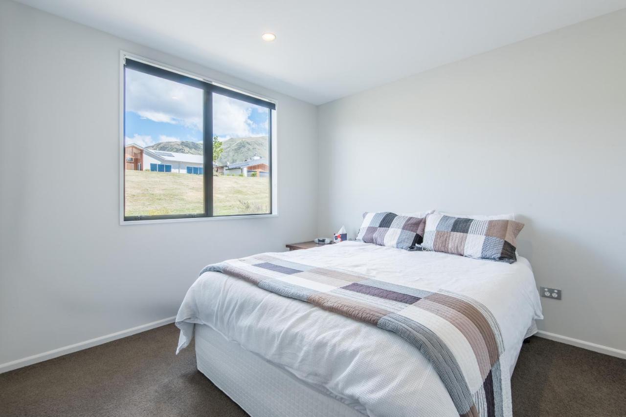 Simply Stunning Villa Wanaka Bagian luar foto