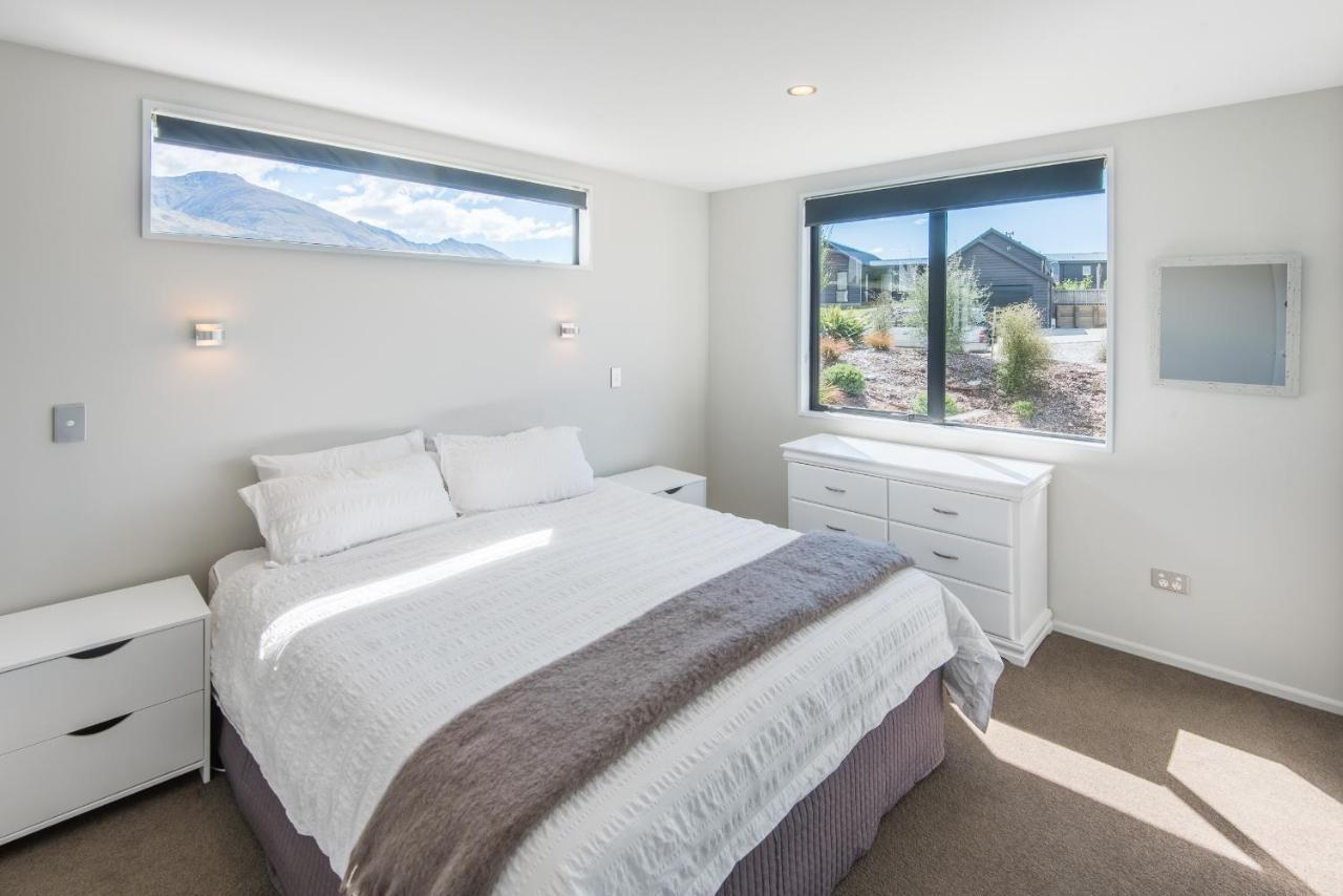 Simply Stunning Villa Wanaka Bagian luar foto